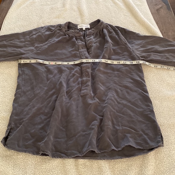 Bella Dahl from Neiman’s 100% Tencel great blouse. Gorgeous material. So comfy! - Picture 10 of 11